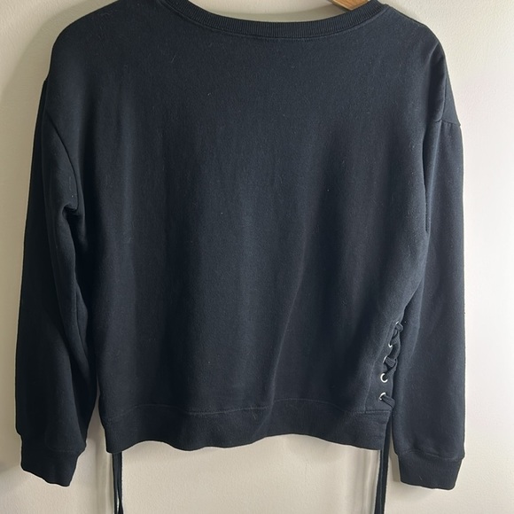 2017 Kiss Band Cropped Sweatshirt Crewneck Black women size Size Medium - Picture 4 of 7